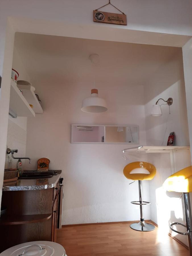 Studio-Appartements Emwey Трогір Екстер'єр фото