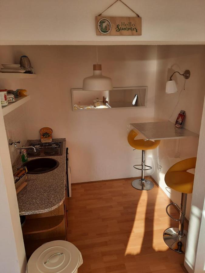 Studio-Appartements Emwey Трогір Екстер'єр фото