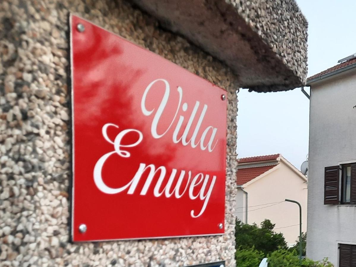 Studio-Appartements Emwey Трогір Екстер'єр фото
