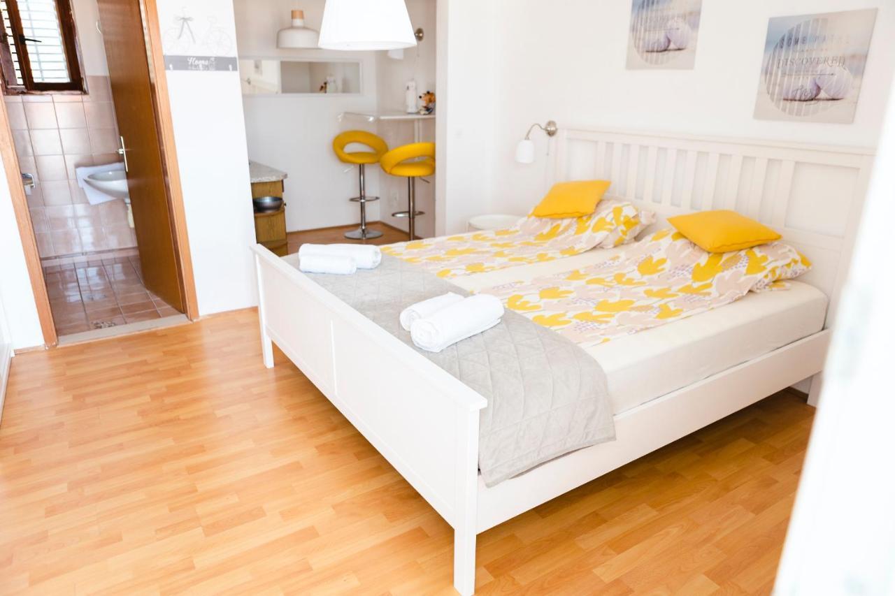 Studio-Appartements Emwey Трогір Екстер'єр фото