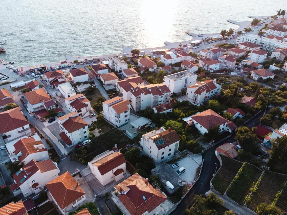 Studio-Appartements Emwey Трогір Екстер'єр фото